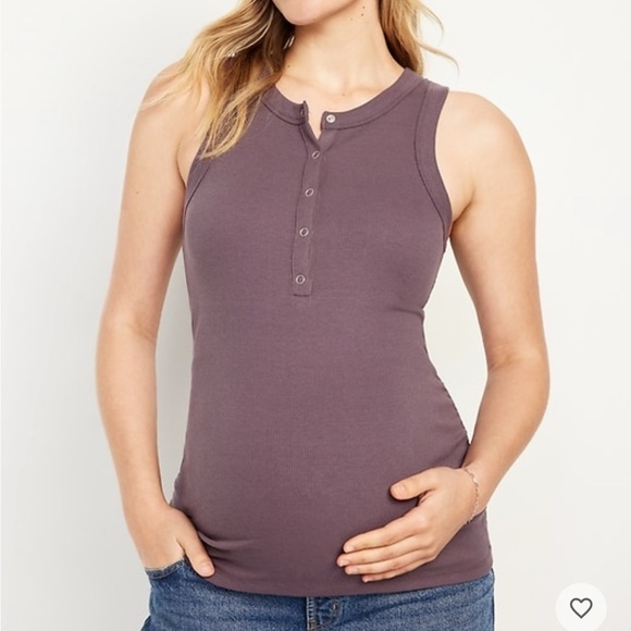 LOT of EUC Maternity Wear - shorts, pants, shirts - Picture 6 of 12